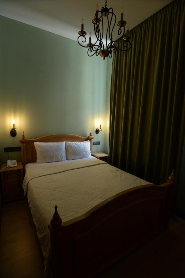 Old Avenue Hotel Gjoumri Kültér fotó