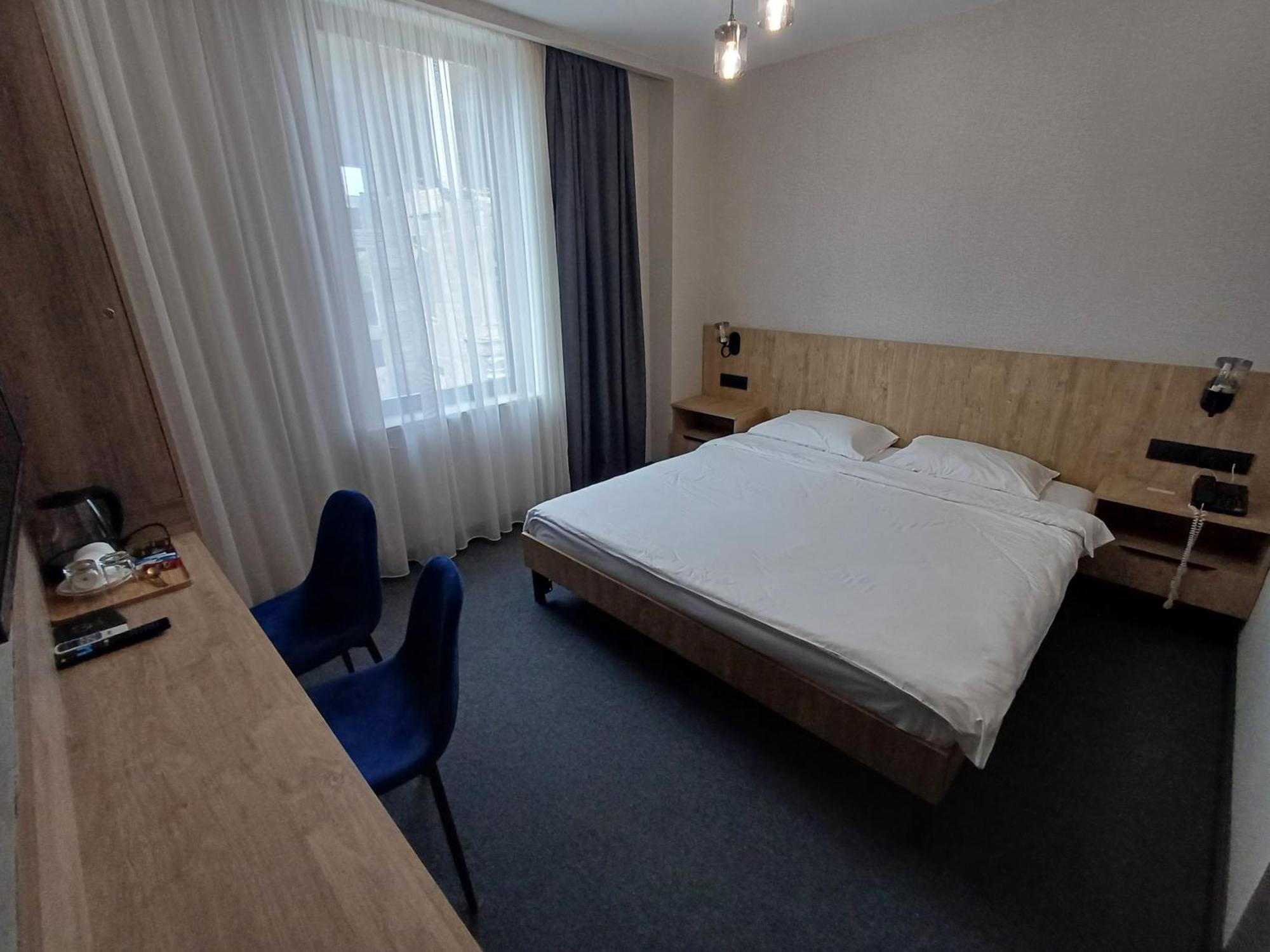 Old Avenue Hotel Gjoumri Kültér fotó