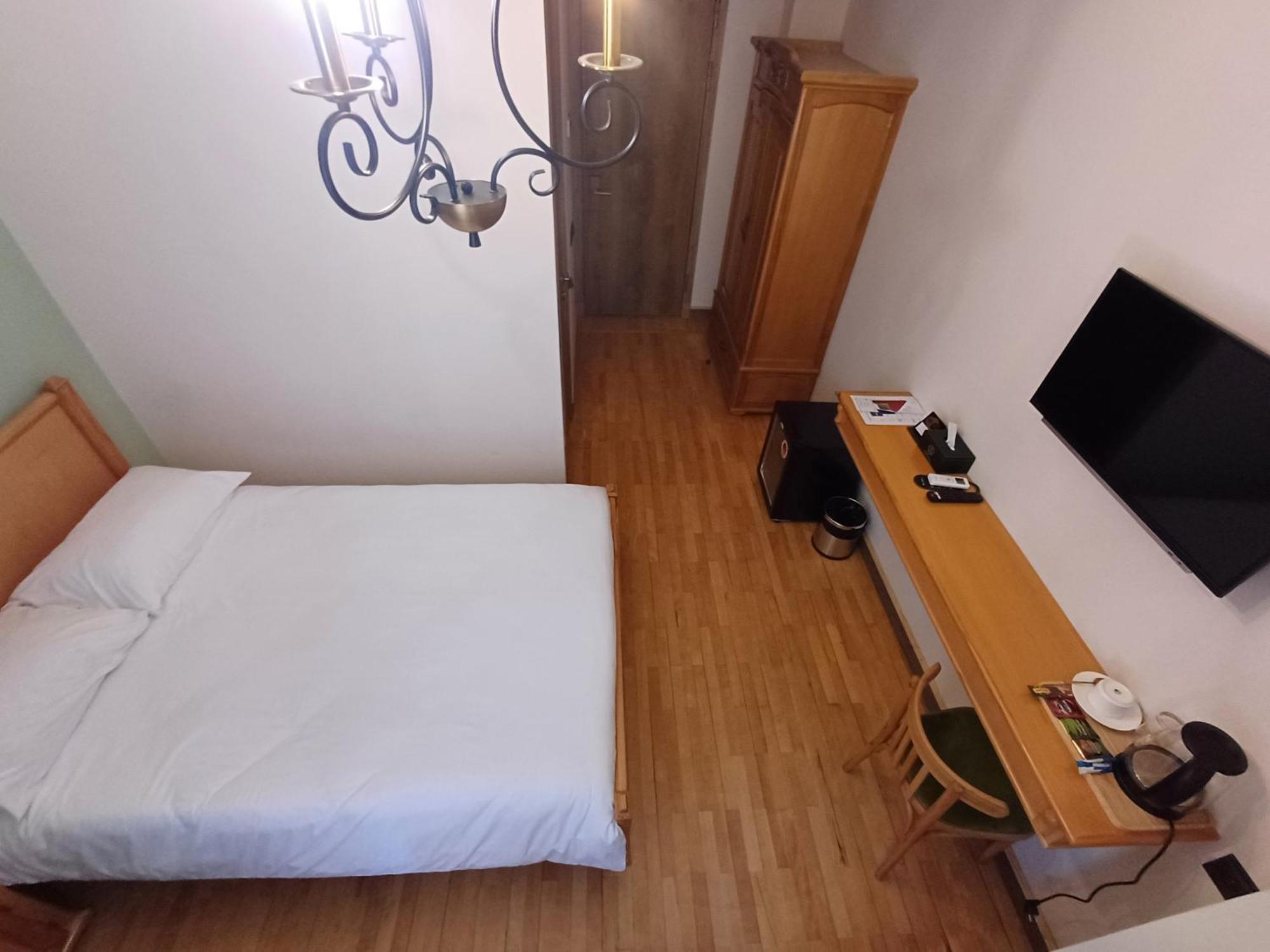 Old Avenue Hotel Gjoumri Kültér fotó